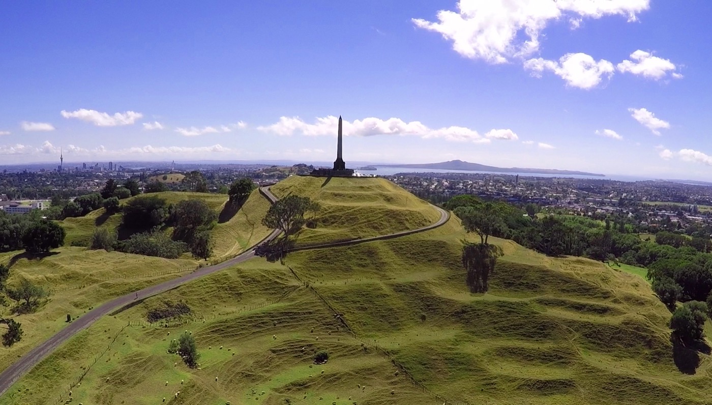 The summit obelisk at One Tree Hill.